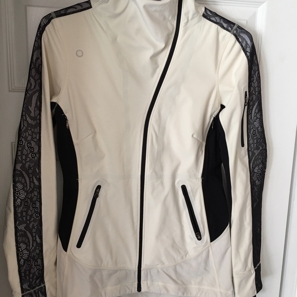 Lululemon run Draft Dodger Jacket size 4 - Picture 5 of 8